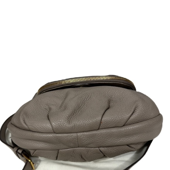★ Like new Marc Jacobs Iconic Medium Natasha Tan Leather Crossbody Bag - Picture 6 of 13